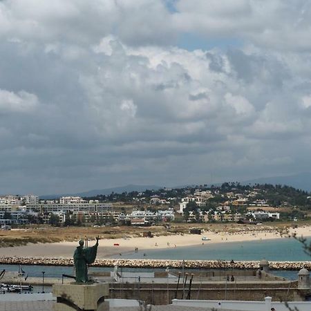 Ema'S Beach And Nightlife House Apartment Lagos Bagian luar foto