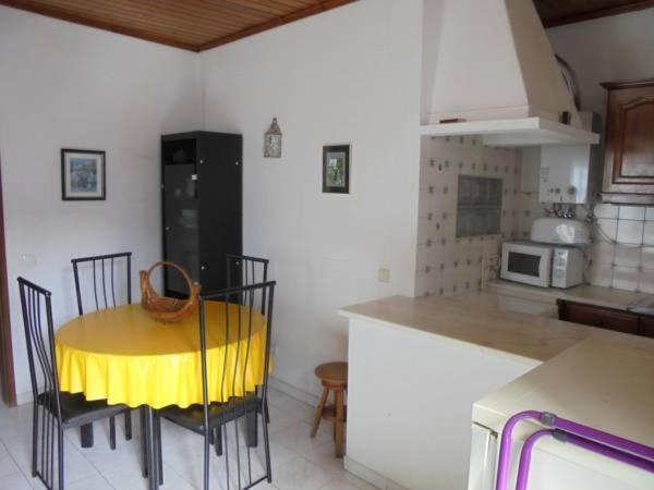 Ema'S Beach And Nightlife House Apartment Lagos Bagian luar foto