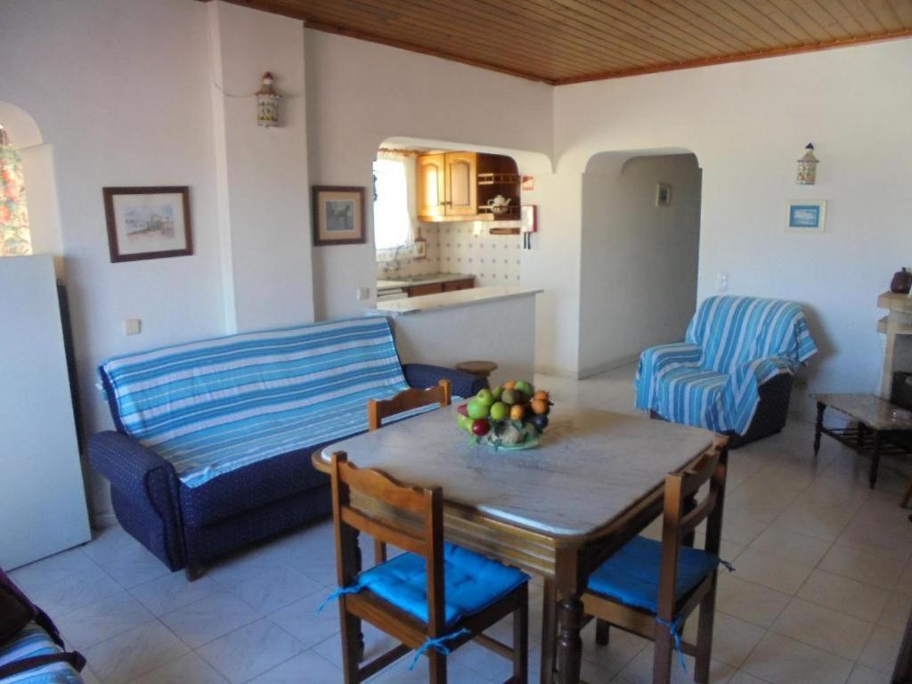 Ema'S Beach And Nightlife House Apartment Lagos Bagian luar foto