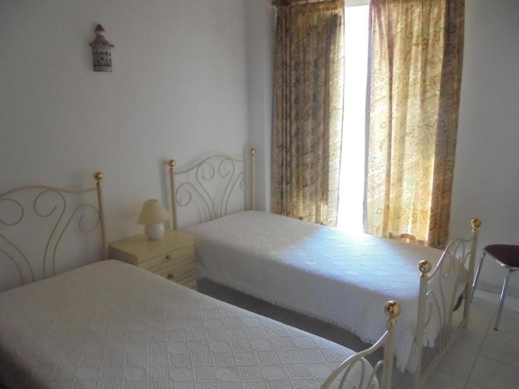 Ema'S Beach And Nightlife House Apartment Lagos Bagian luar foto