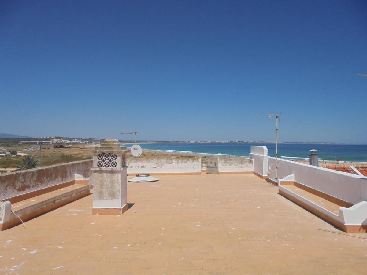 Ema'S Beach And Nightlife House Apartment Lagos Bagian luar foto