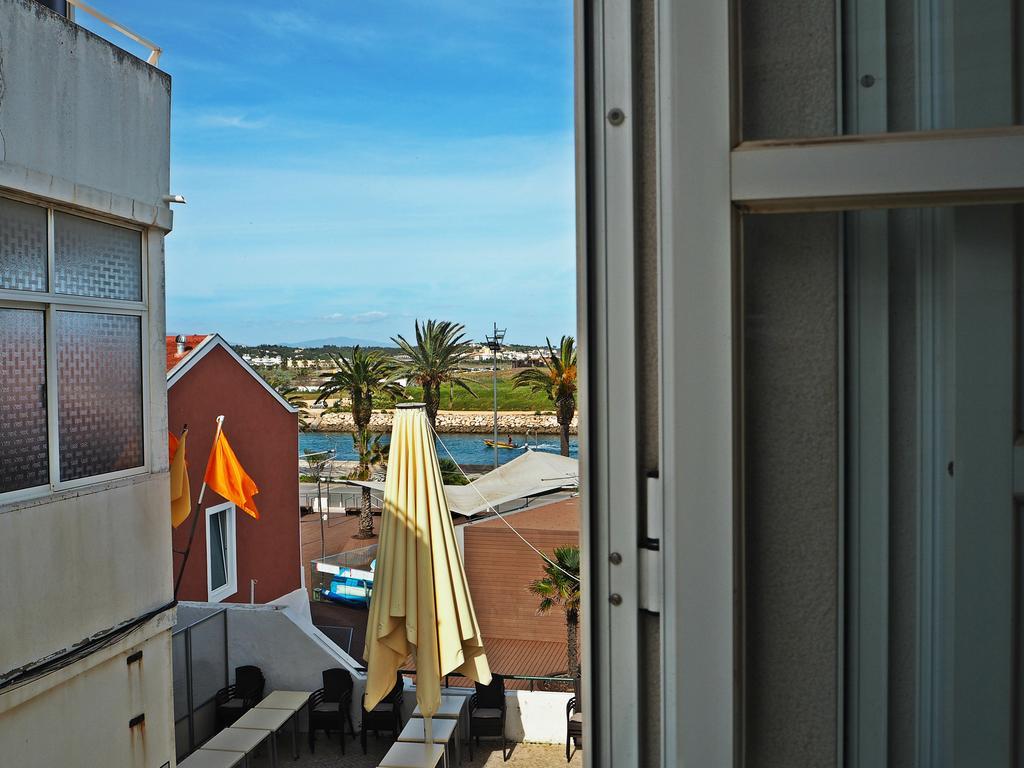 Ema'S Beach And Nightlife House Apartment Lagos Bagian luar foto