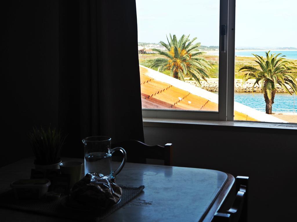 Ema'S Beach And Nightlife House Apartment Lagos Bagian luar foto
