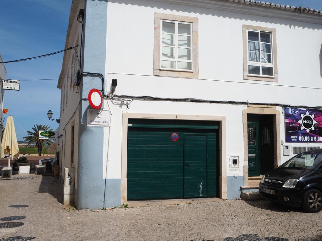Ema'S Beach And Nightlife House Apartment Lagos Bagian luar foto